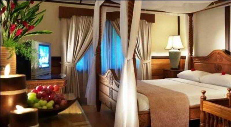 Vivilla By Holiday Villa Чератинг Екстериор снимка